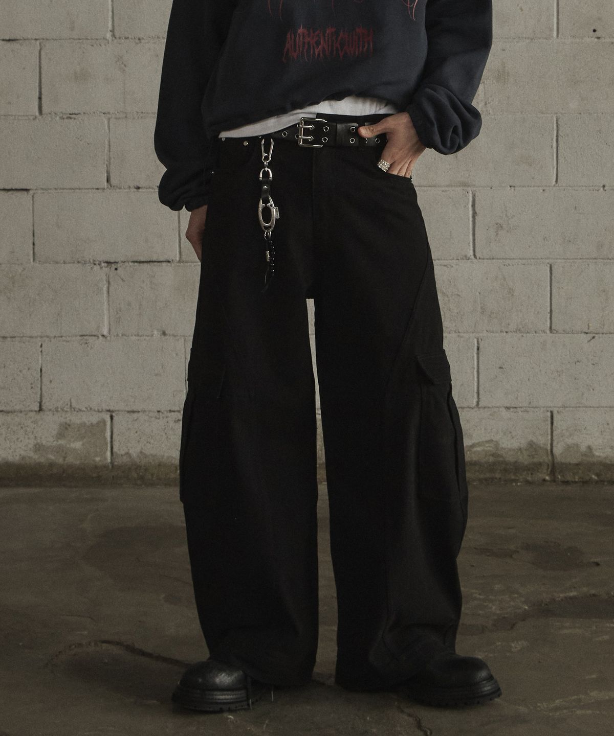 르렌느(LERENNE) Curved Cargo Pants - Black