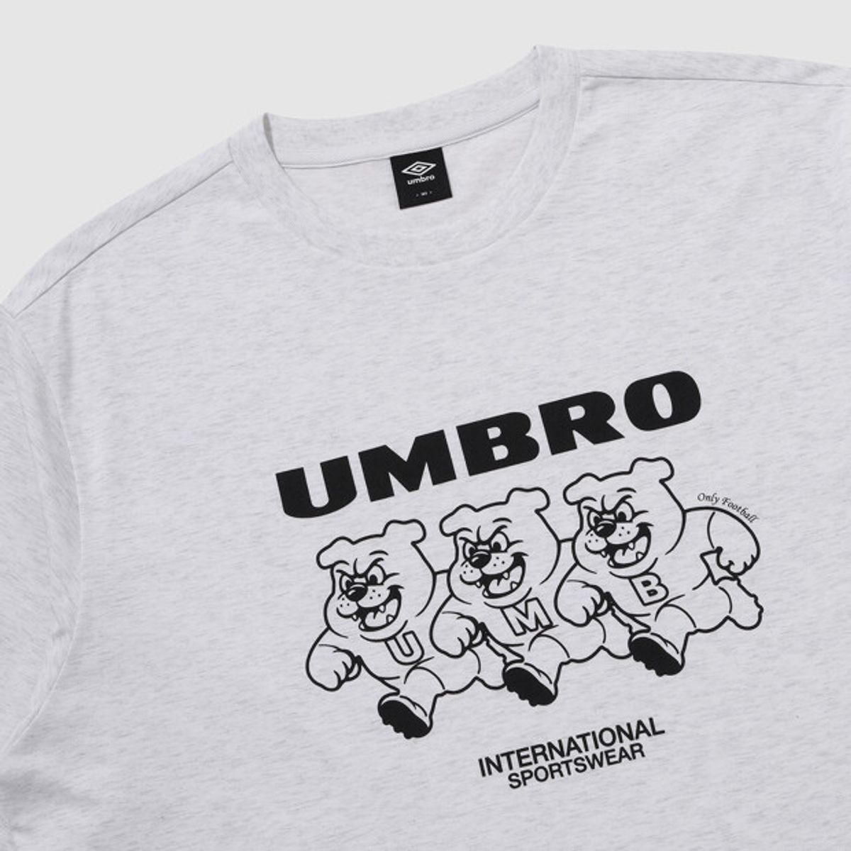 엄브로(UMBRO) 더비독 트리플 반팔 티셔츠 라이트 그레이 UR123CRS33