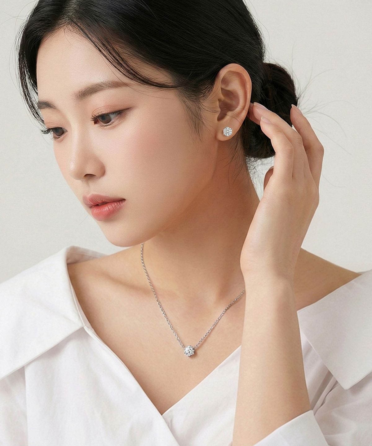 디유아모르(DIEUAMOUR) 퓨어 아우라 모이사나이트 귀걸이 한쌍 2캐럿 시뮬럿 다이아 6프롱