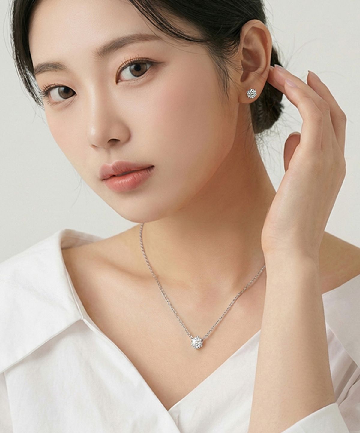 디유아모르(DIEUAMOUR) 퓨어 아우라 모이사나이트 목걸이 1캐럿 1스톤 시뮬럿 다이아 6프롱