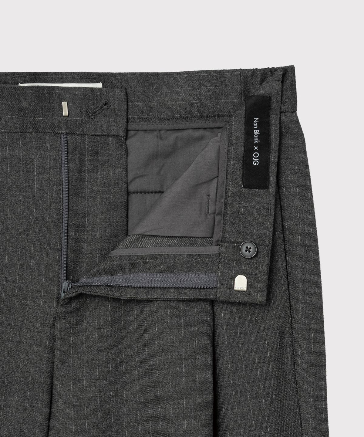 넌블랭크(NONBLANK) [넌블랭크XOJG][SAINT YEAR]루즈핏 셋업_GREY STRIPE