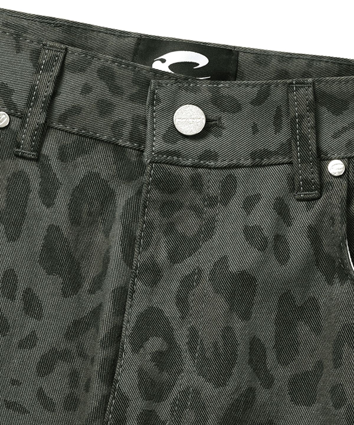 르렌느(LERENNE) Leopard Curved Cargo Pants - Charcoal