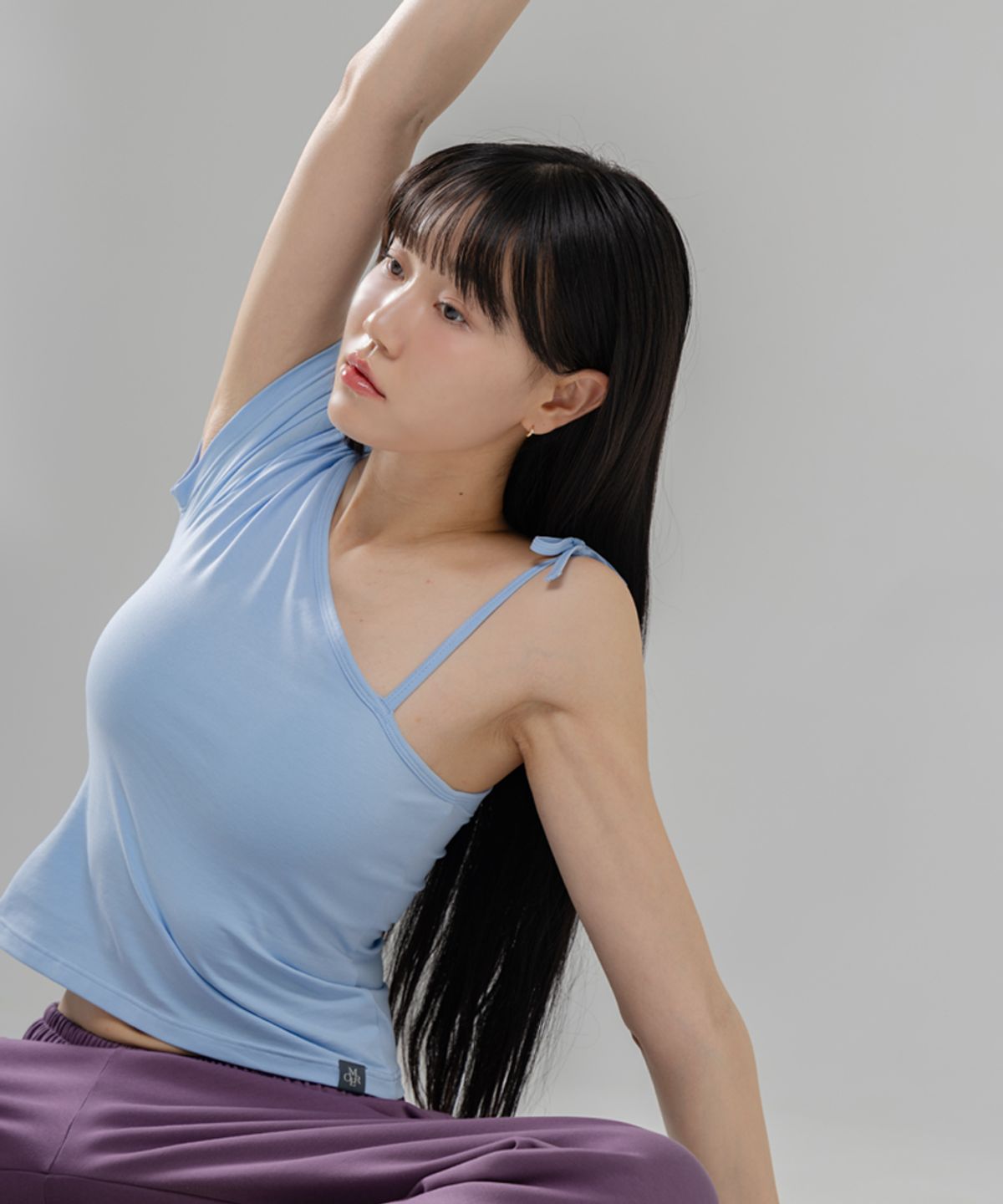 모어아웃(MOREOUT) 여성요가복 싱글 숄더 탑 2TT6258
