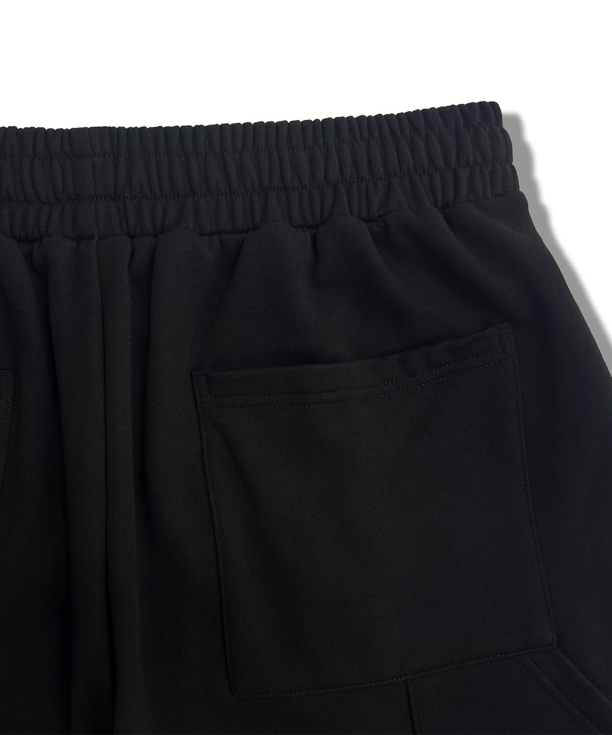 레이피커스(RAYFIKERS) 카펜더 투턱 버뮤다 쇼츠 MQ7PU492_BLACK