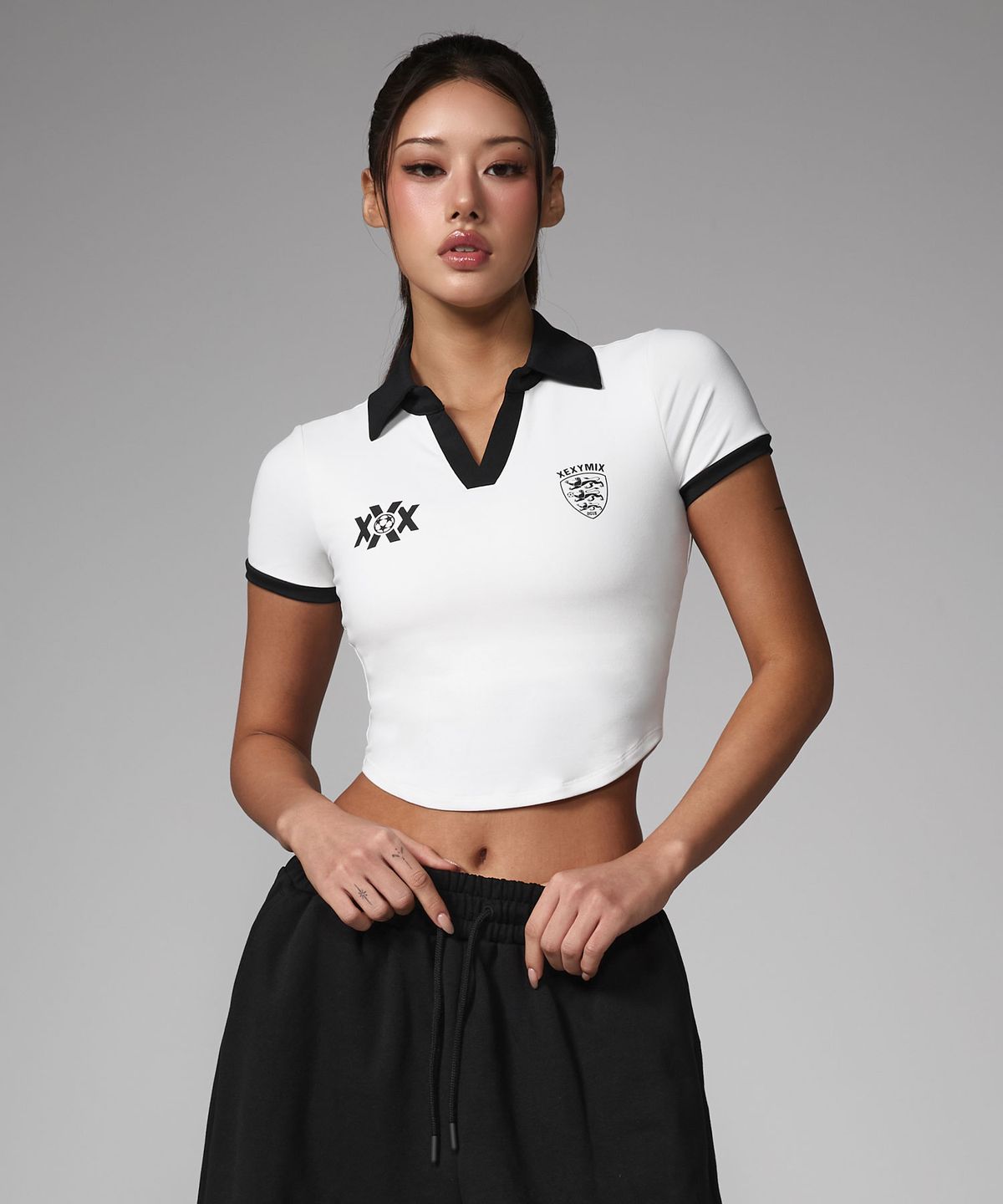 젝시믹스(XEXYMIX) NX 오픈 카라 인패드 크롭 숏슬리브 XFL2BC1512
