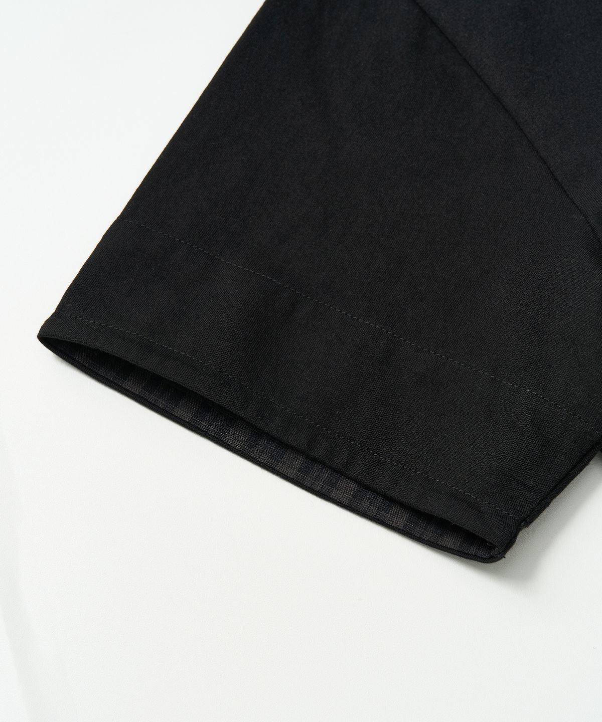 엑스컨테이너(EXCONTAINER) 체크 레이어드 크롭 하프 티셔츠 (BLACK)