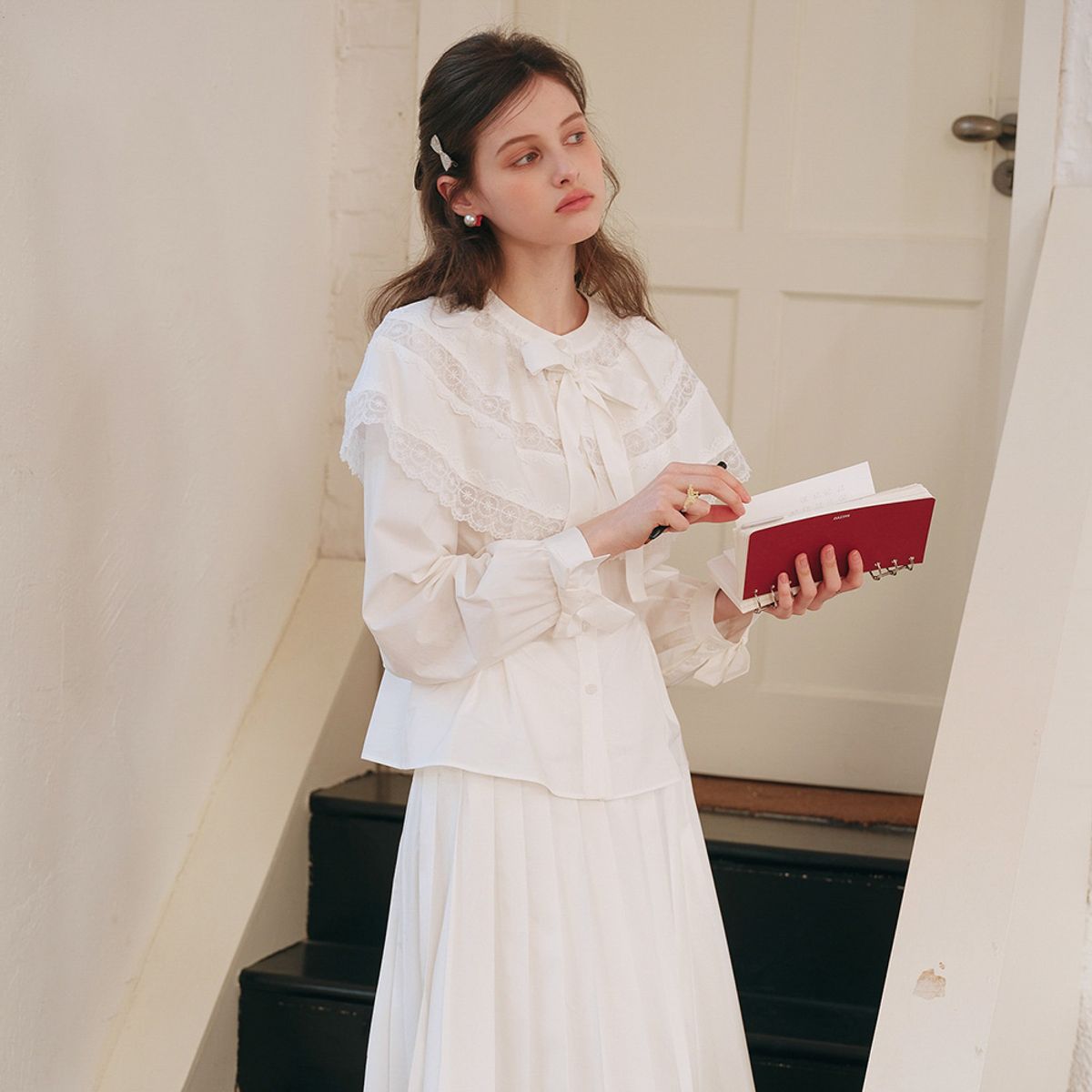 쎄무아듀(CEST MOIDEW) Cest_Romantic cape slim blouse