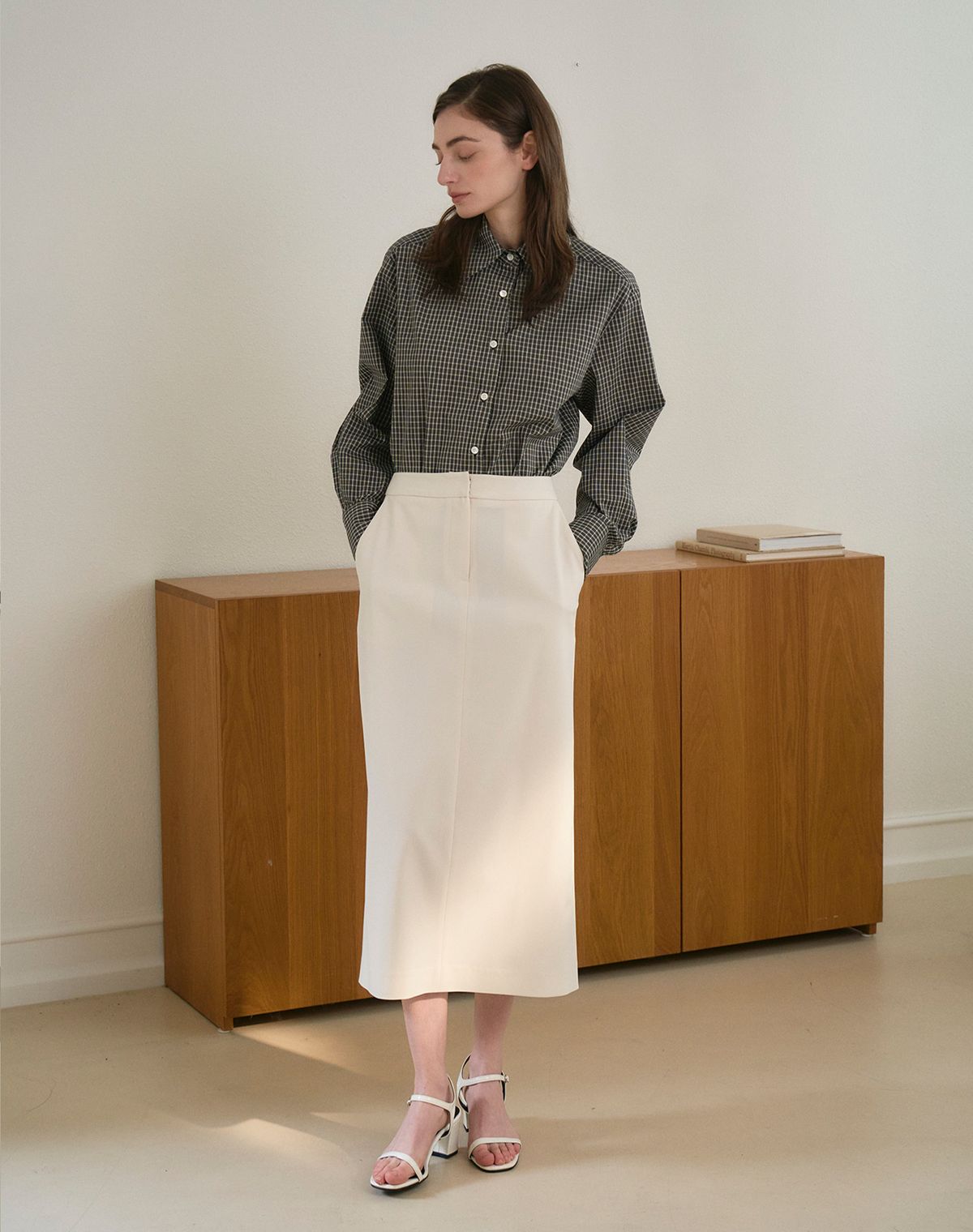 지에마르(GIEMAR) STRAIGHT MAXI SKIRT IVORY 스트레이트 맥시 스커트 아이보리