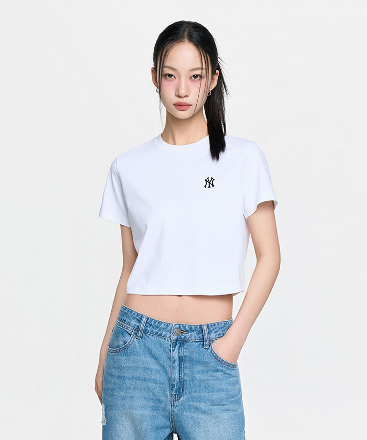 엠엘비(MLB) 여성 베이직 크롭 컴포터블핏 반팔티셔츠 NY (White)