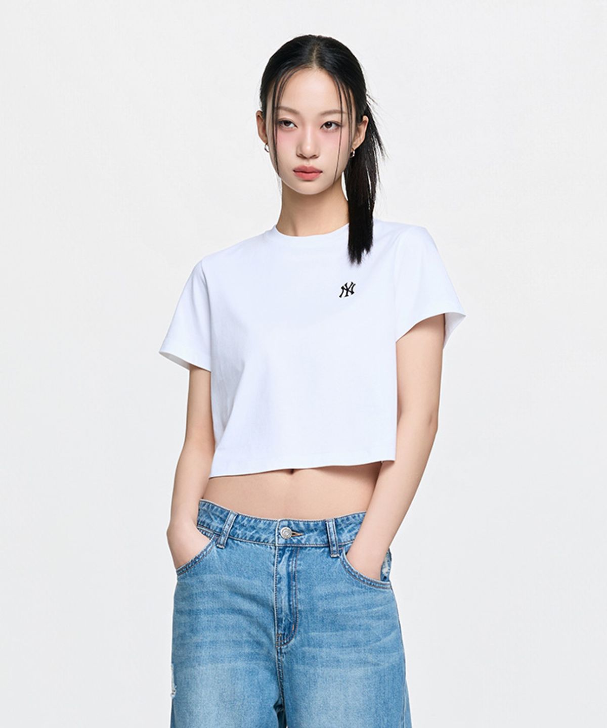 엠엘비(MLB) 여성 베이직 크롭 컴포터블핏 반팔티셔츠 NY (White)