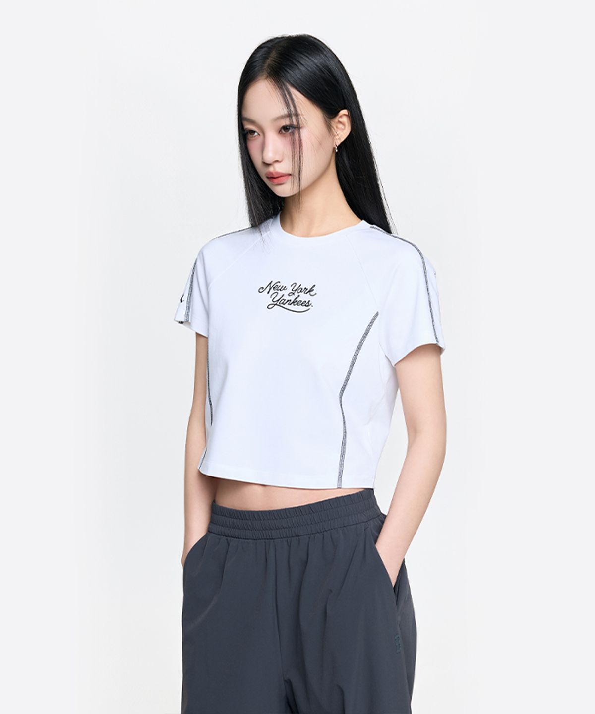 엠엘비(MLB) 여성 스포티브 트랙 크롭 반팔 티셔츠 NY (White)