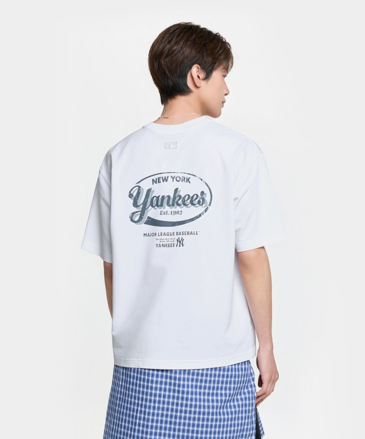 엠엘비(MLB) 빈티지 스포티브 컬시브 그래픽 반팔 티셔츠 NY (White)