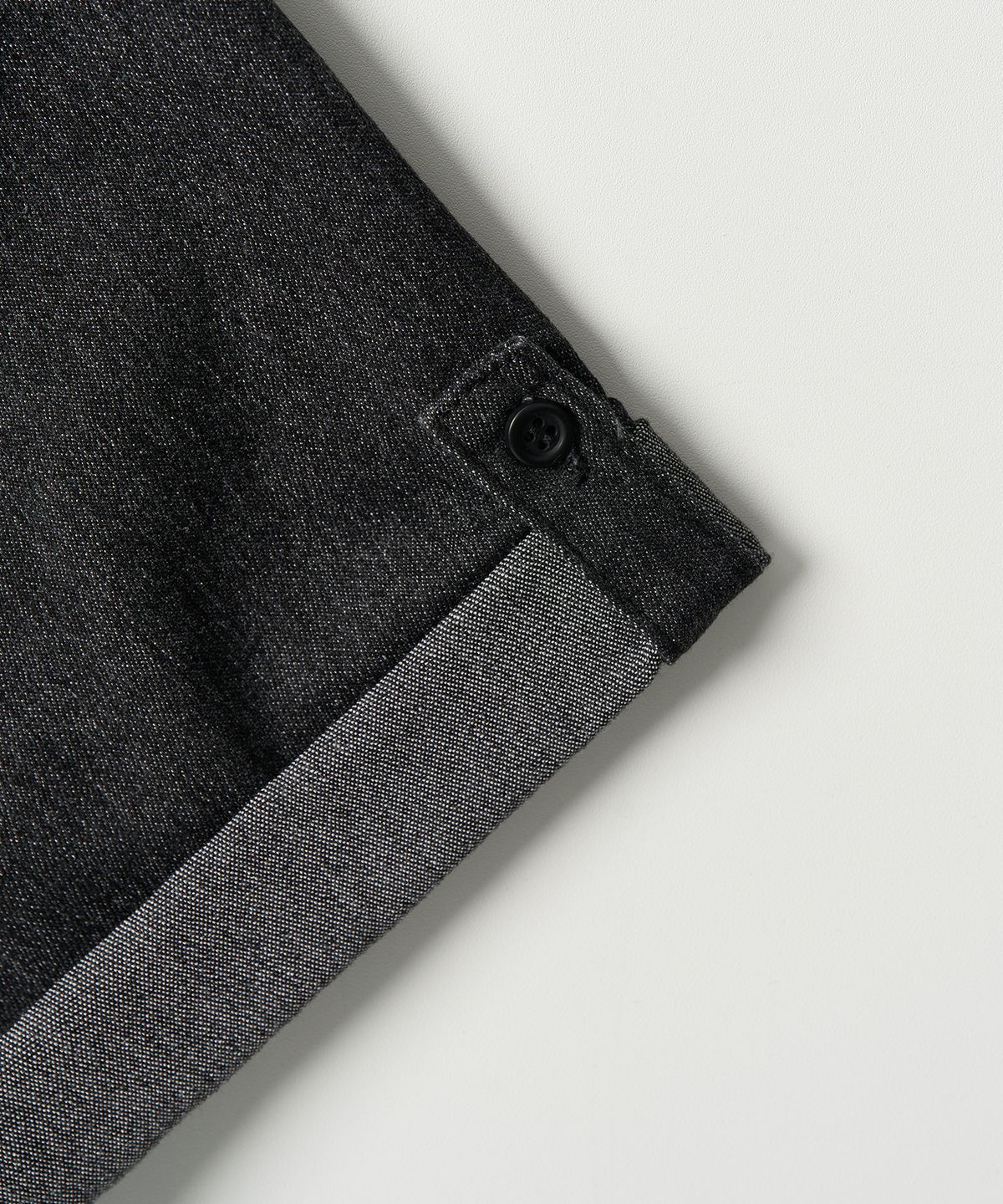 엑스컨테이너(EXCONTAINER) 로우 페이드 하프 데님 셔츠 (WASHED BLACK)