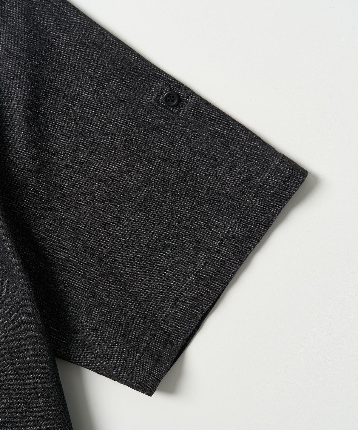 엑스컨테이너(EXCONTAINER) 로우 페이드 하프 데님 셔츠 (WASHED BLACK)
