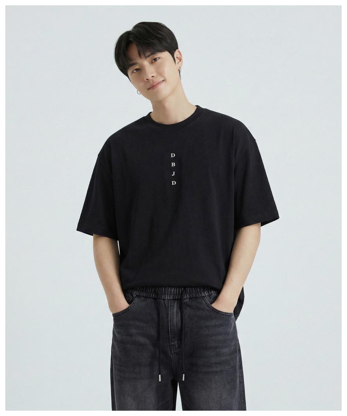 더블제이디(DOUBLE JD) 사출 로고 반팔 티셔츠