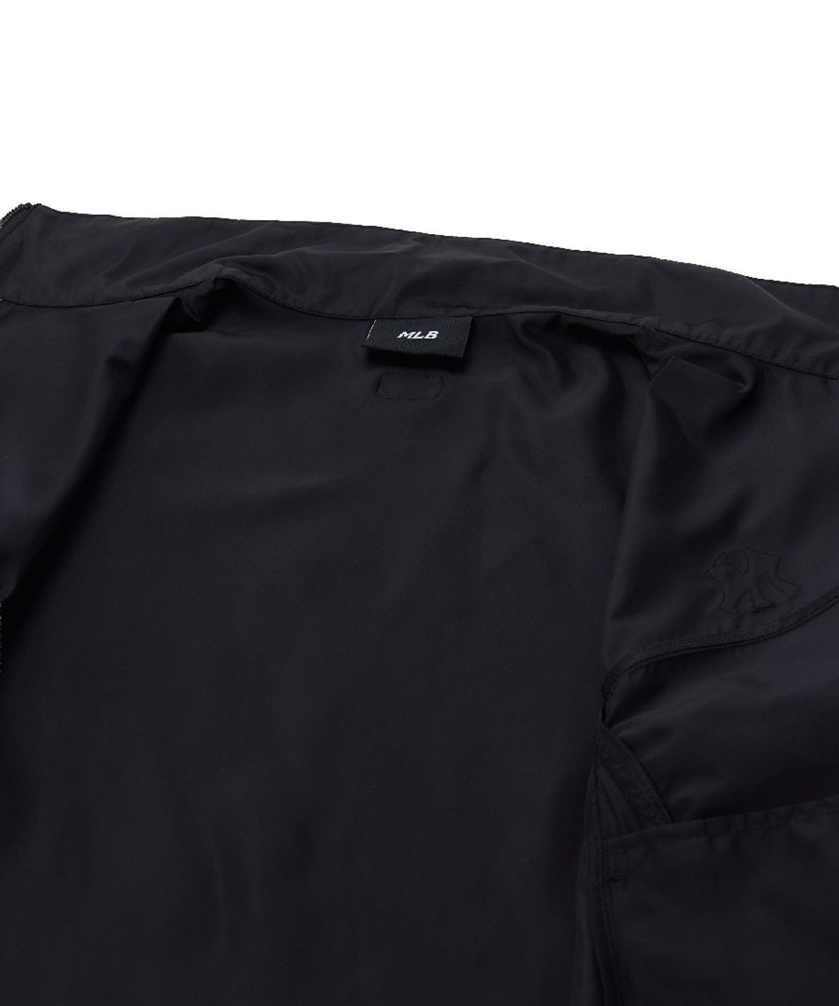 엠엘비(MLB) 여성 스포티브 새틴 셔링 바람막이 NY (Black)