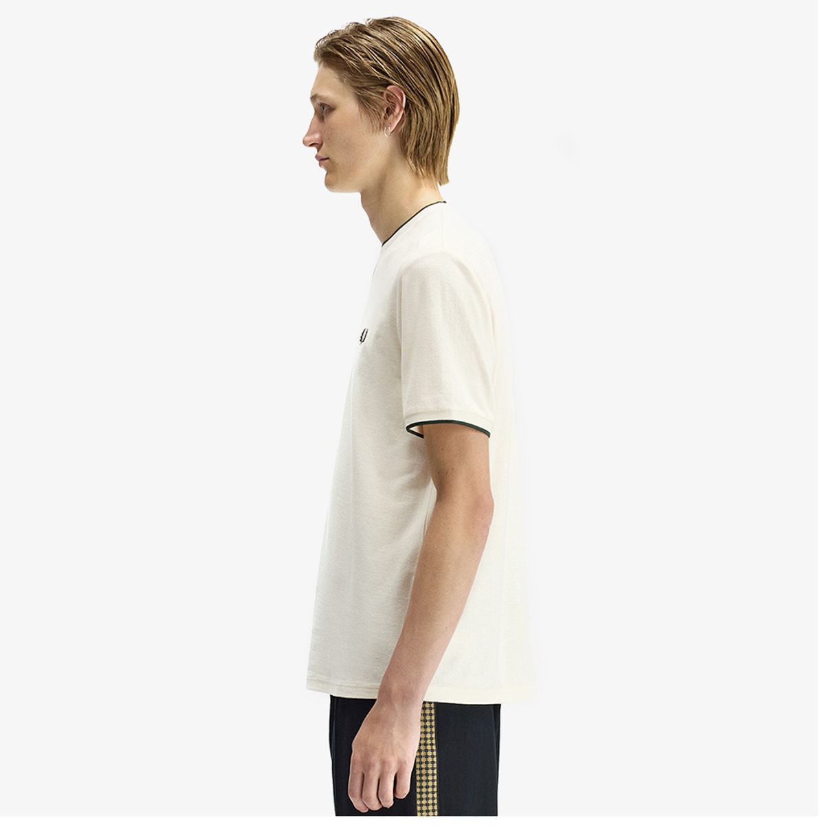 프레드페리(FRED PERRY) [Sharp] 트림 디테일 크레이프 피케 티셔츠 - 에크루 AFPM2612397-560