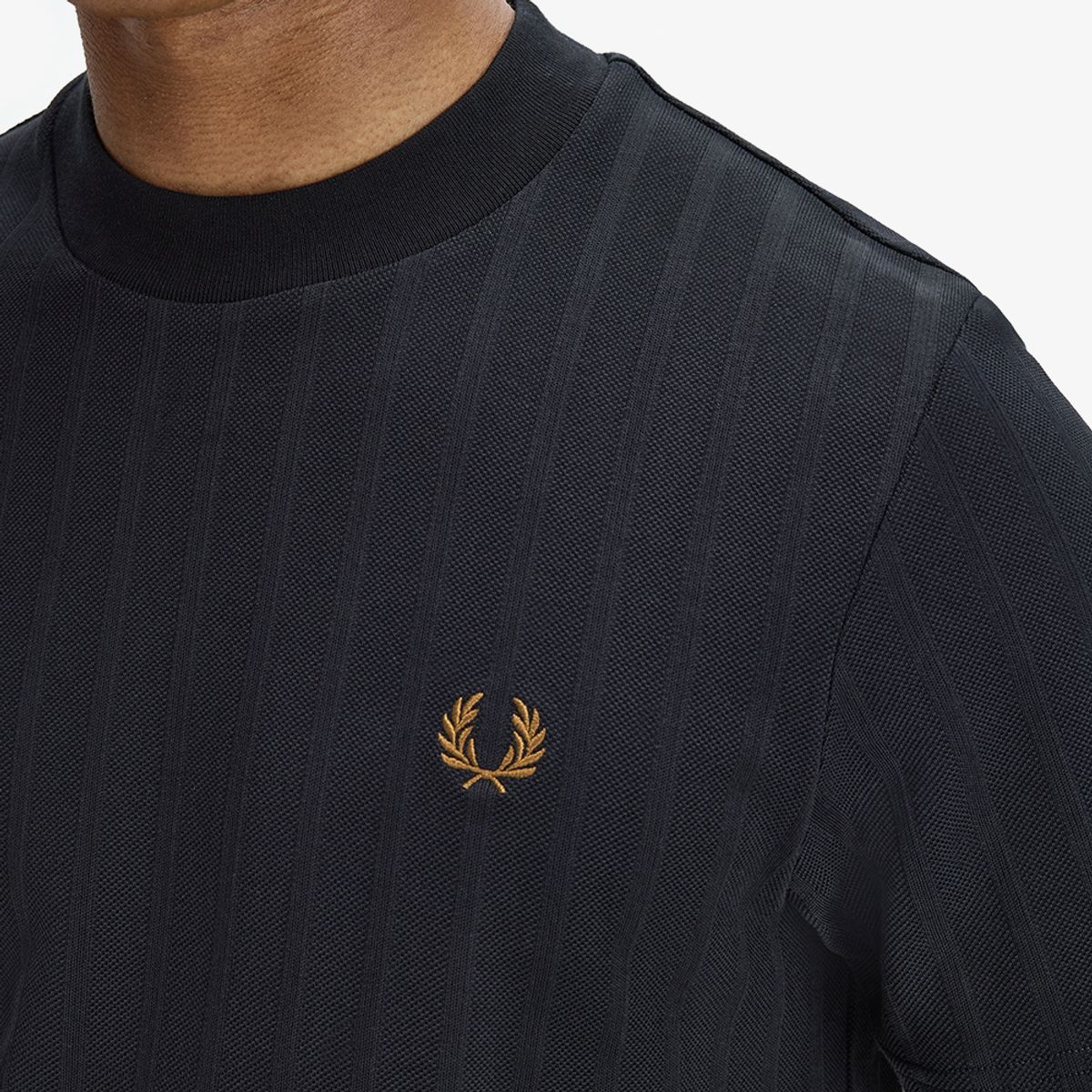 프레드페리(FRED PERRY) [Sharp] 피케 스트라이프 티셔츠 - 블랙 AFPM2612392-102
