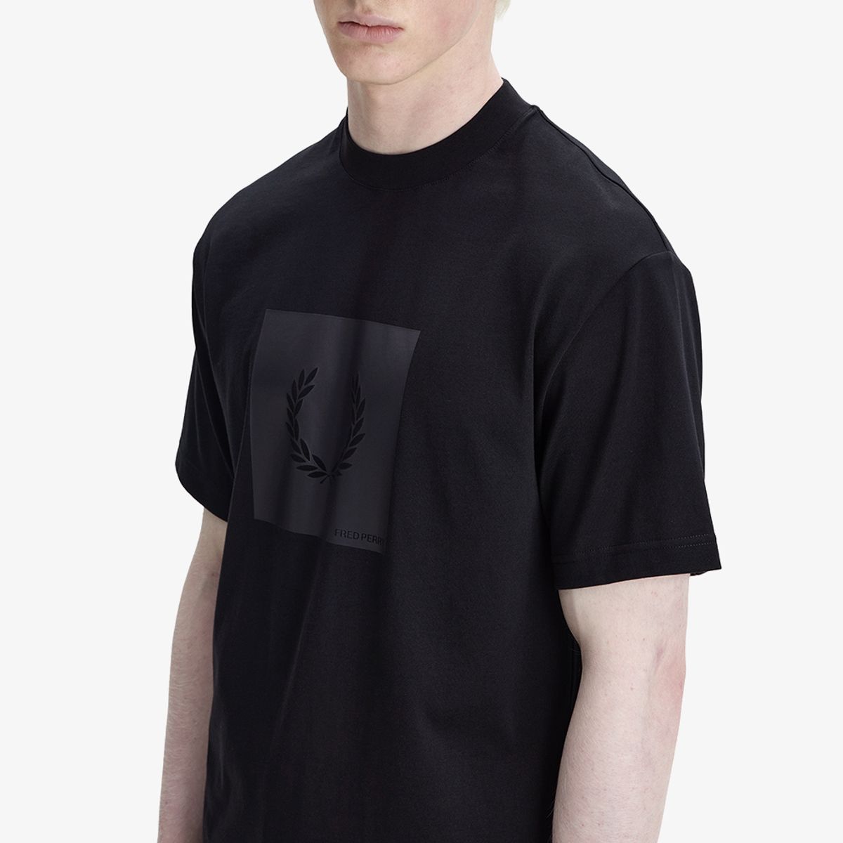 프레드페리(FRED PERRY) [Sport] 박스 그래픽 티셔츠 - 블랙 AFPM2612404-102
