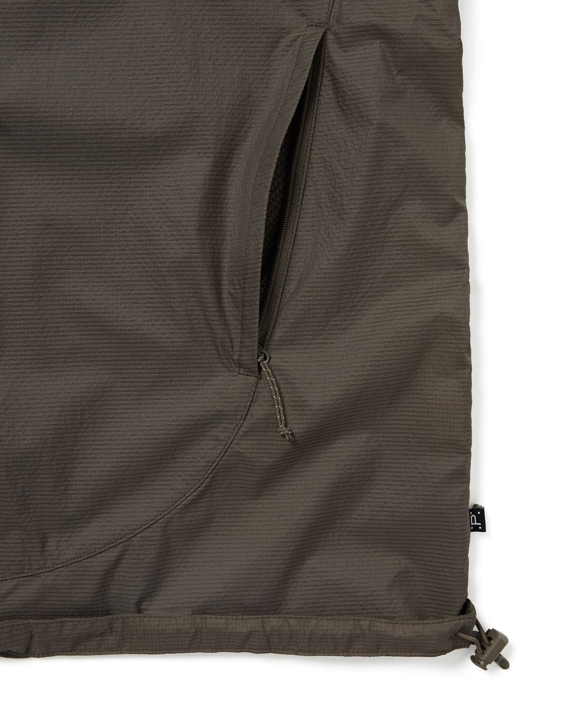 디스이즈네버댓(THISISNEVERTHAT) PERTEX® QA Light Windbreaker Mocha