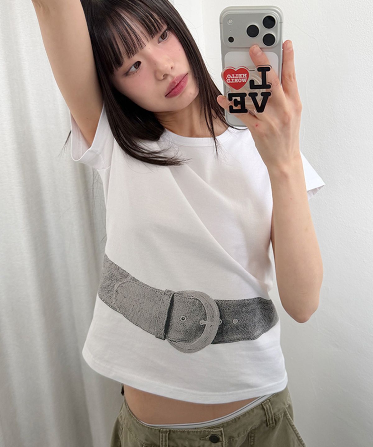 밈더워드로브(MIMTHEWARDROBE) [쓰까르 X 밈더] 까르 벨트 프린팅 베이직 티셔츠_화이트