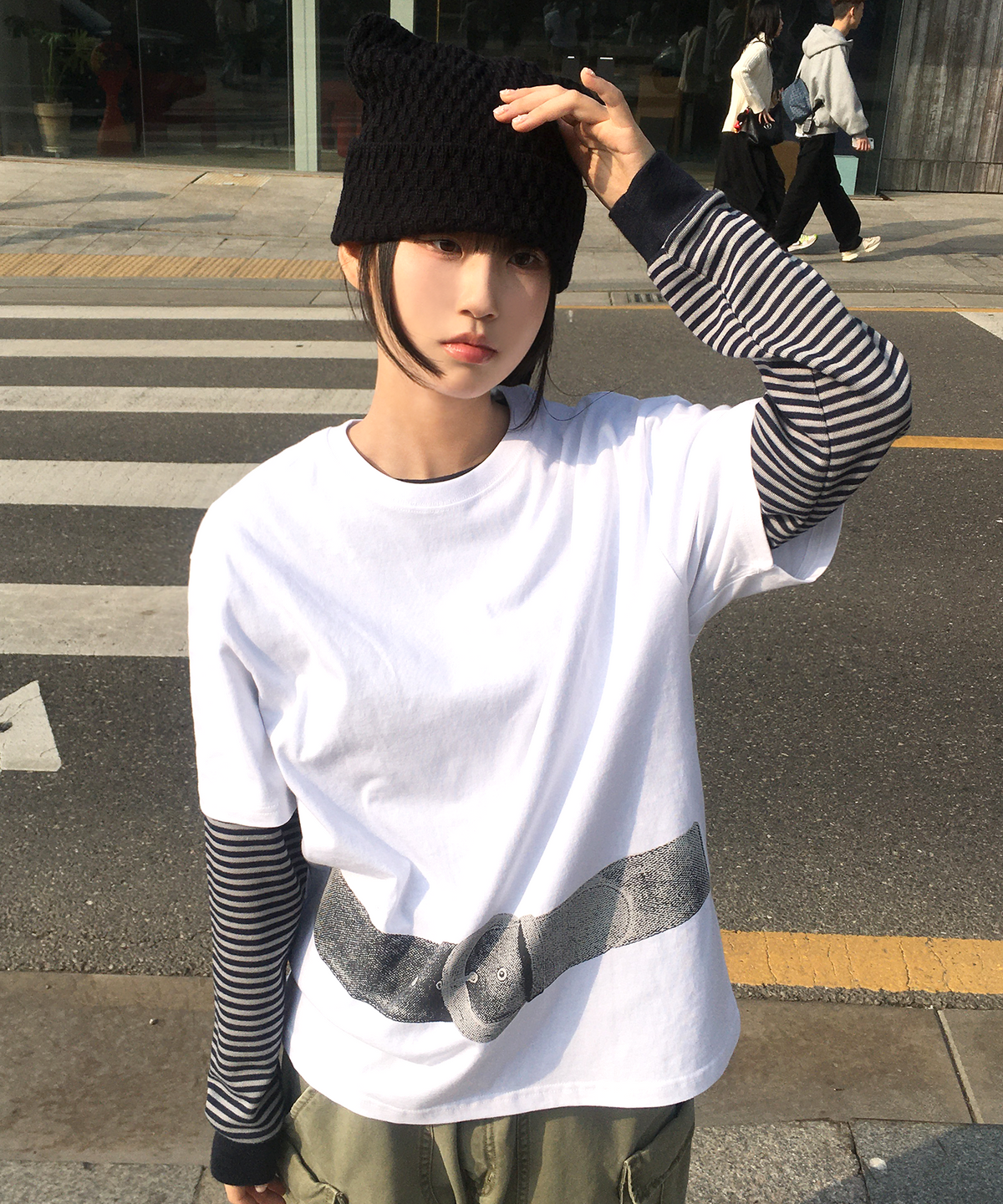 밈더워드로브(MIMTHEWARDROBE) [쓰까르 X 밈더] 까르 벨트 프린팅 오버사이즈 티셔츠_화이트