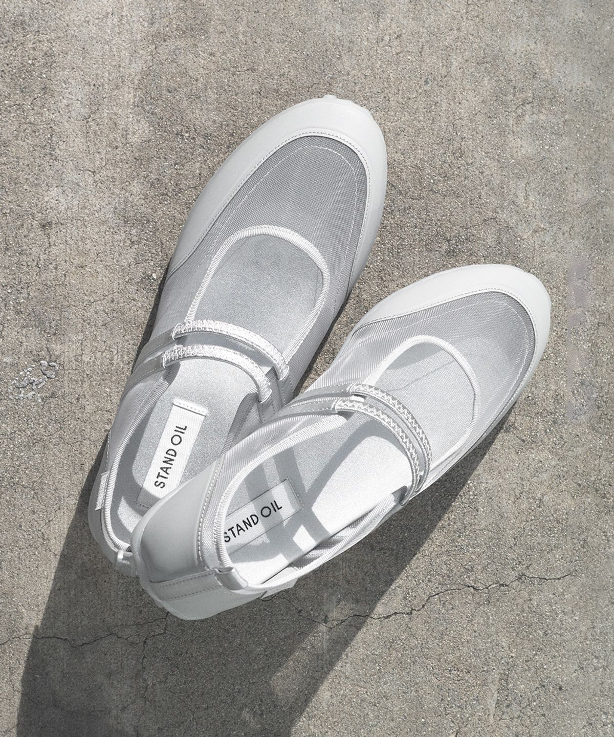 스탠드오일(STAND OIL) Strap Mary Jane Sneakers · 스트랩 메리제인 스니커즈 / 메쉬 실버