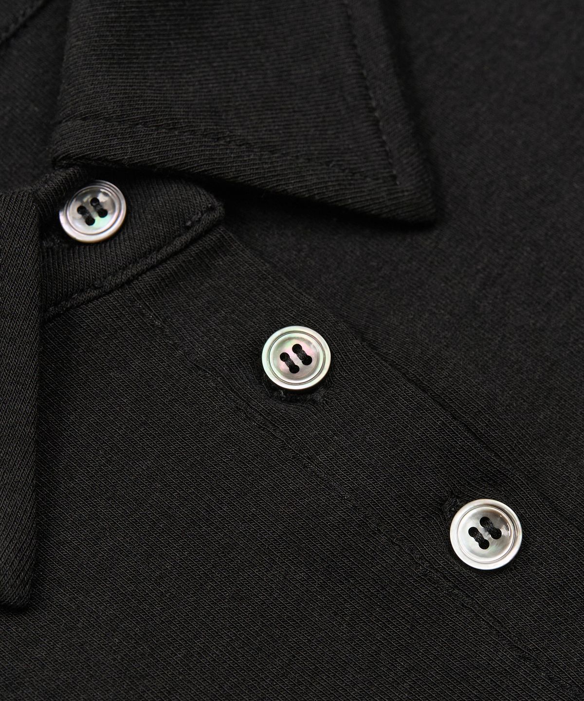 페플리(PEPLEE) Button Cap Sleeve Collar Tee (Black)