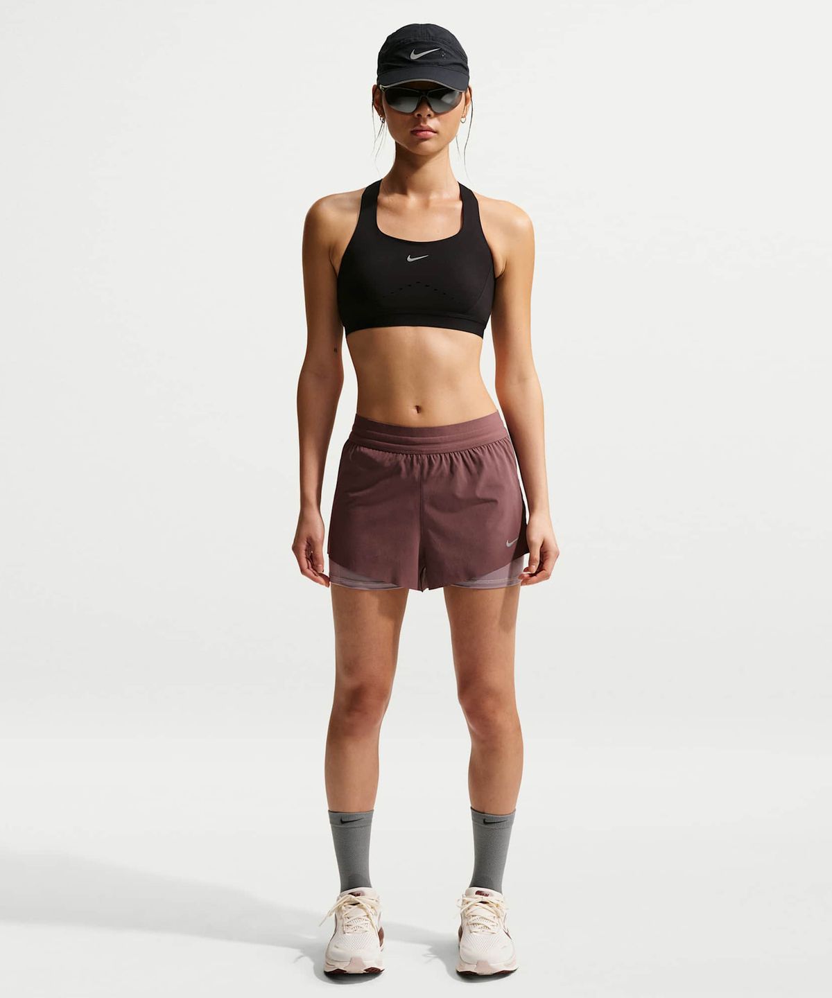 나이키(NIKE) 스위프트 하이 서포트 라이틀리 라인드 스포츠 브라 W - 블랙:실버 / HM5221-010