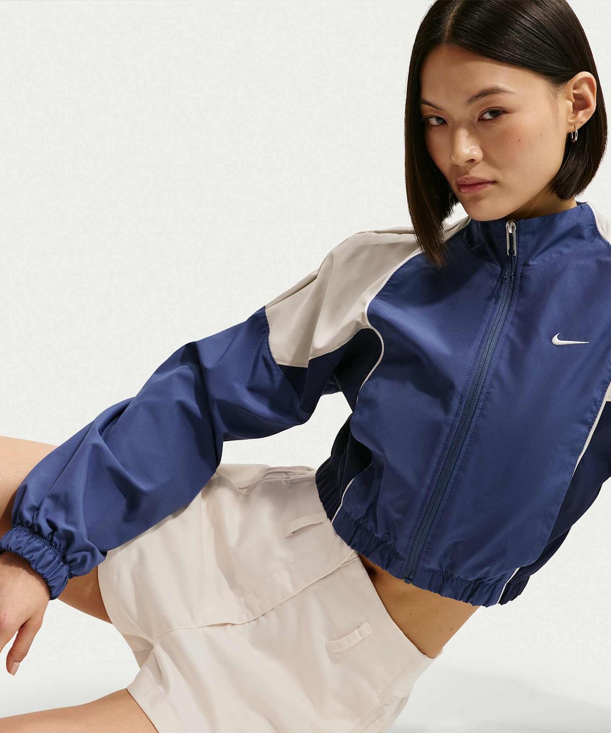 나이키(NIKE) 스포츠웨어 하이웨이스트 새틴 핫 쇼츠 W - 초크 / IF0566-103