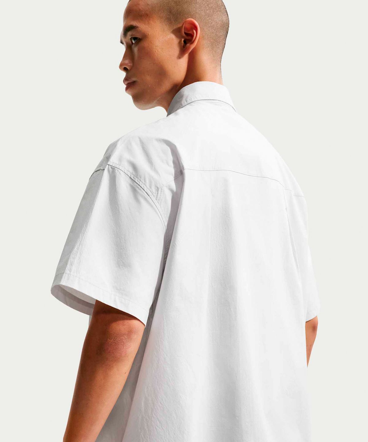 나이키(NIKE) 클럽 반팔 버튼업 셔츠 M - 포톤 더스트:화이트 / HJ2027-025