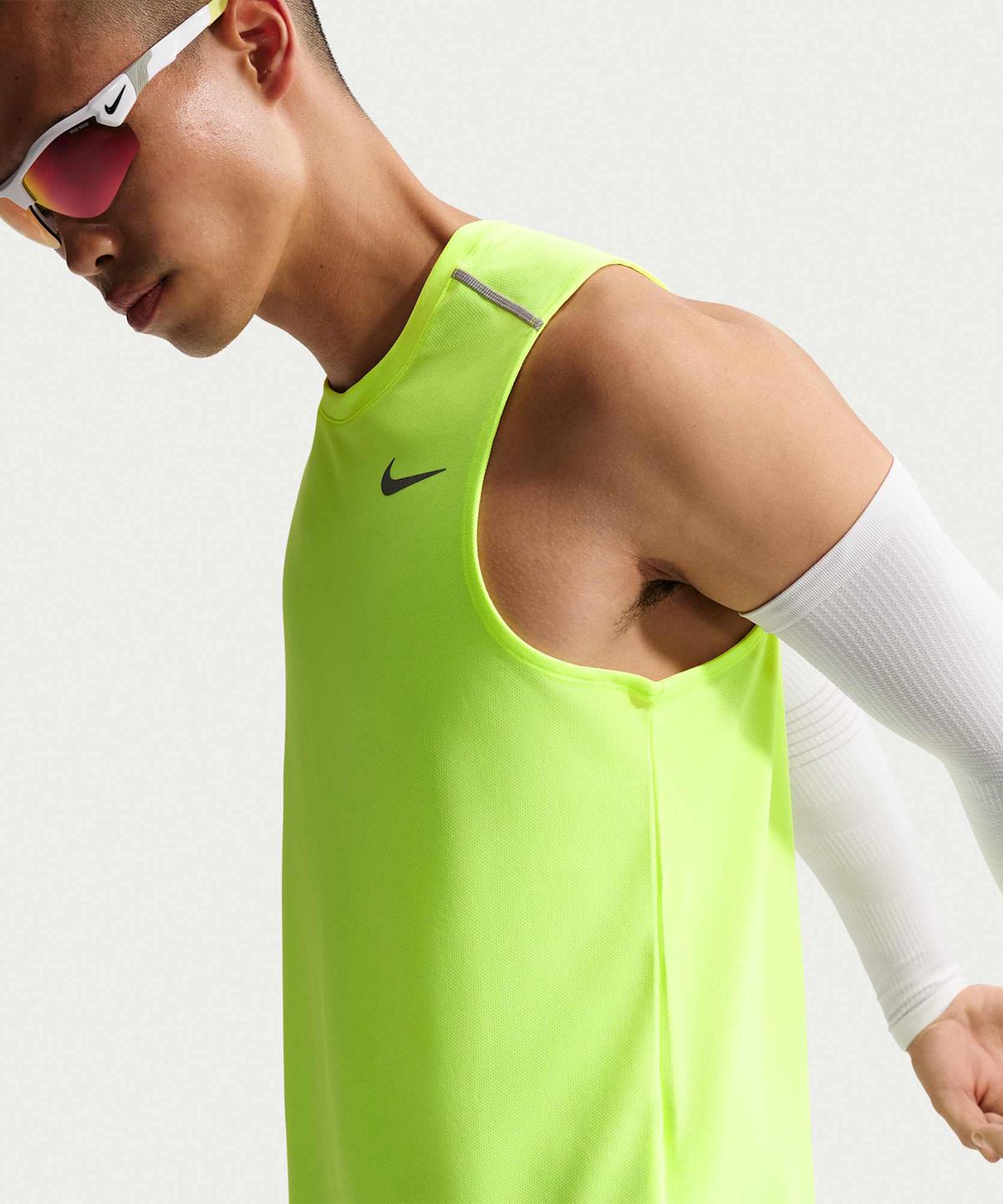 나이키(NIKE) 마일러 드라이 핏 러닝 탱크 탑 M - 볼트 아이스 / IF2019-737