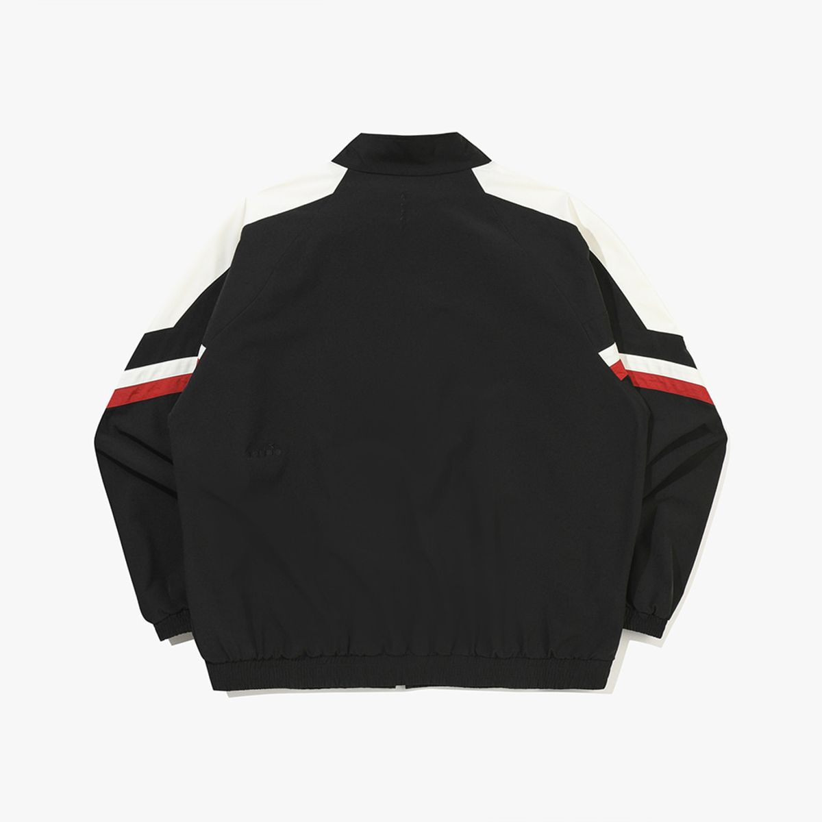 디아도라(diadora) 아이콘 트랙 자켓 BLACK