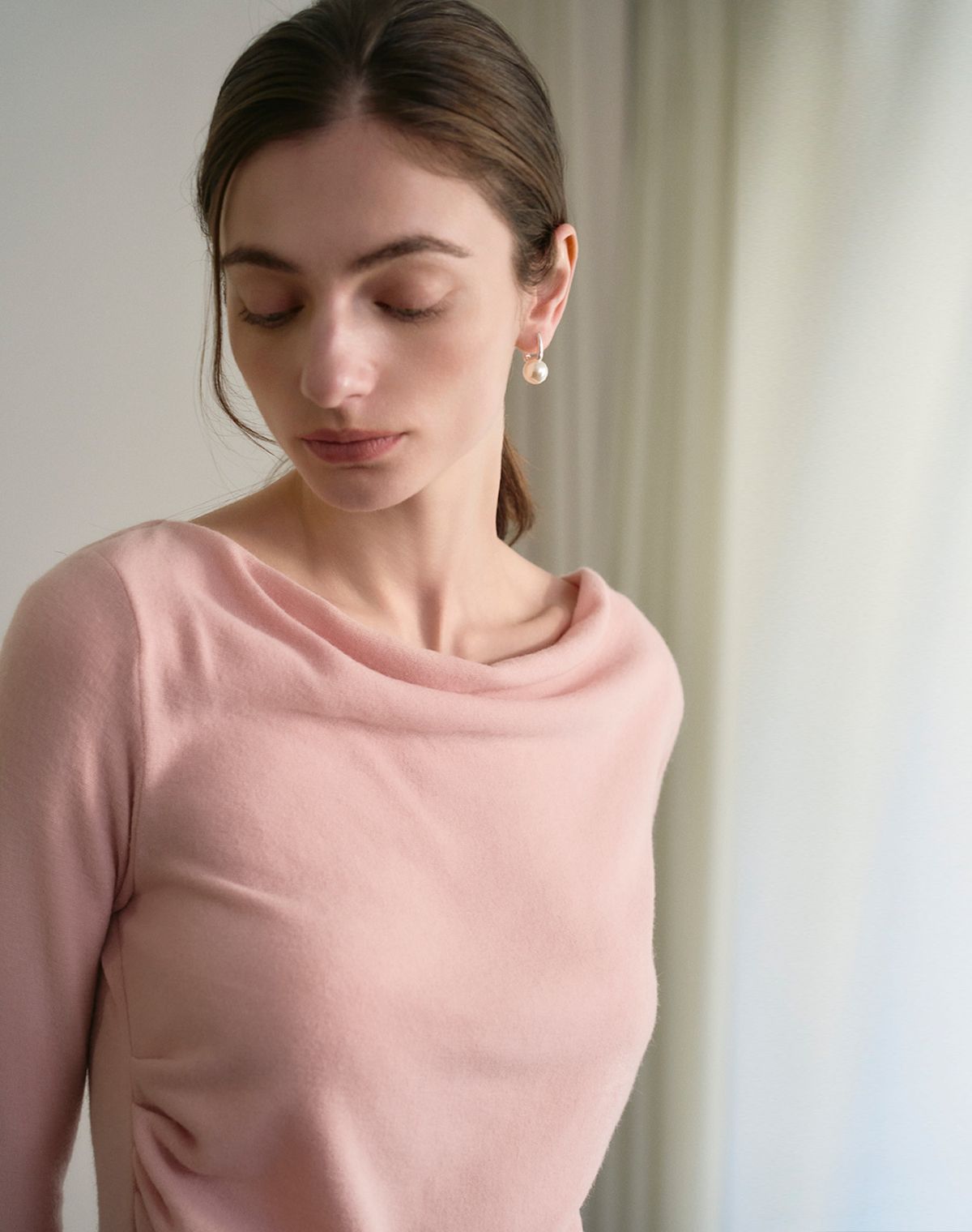 지에마르(GIEMAR) DRAPE SHIRRING TEE PINK 드레이프 셔링티 핑크