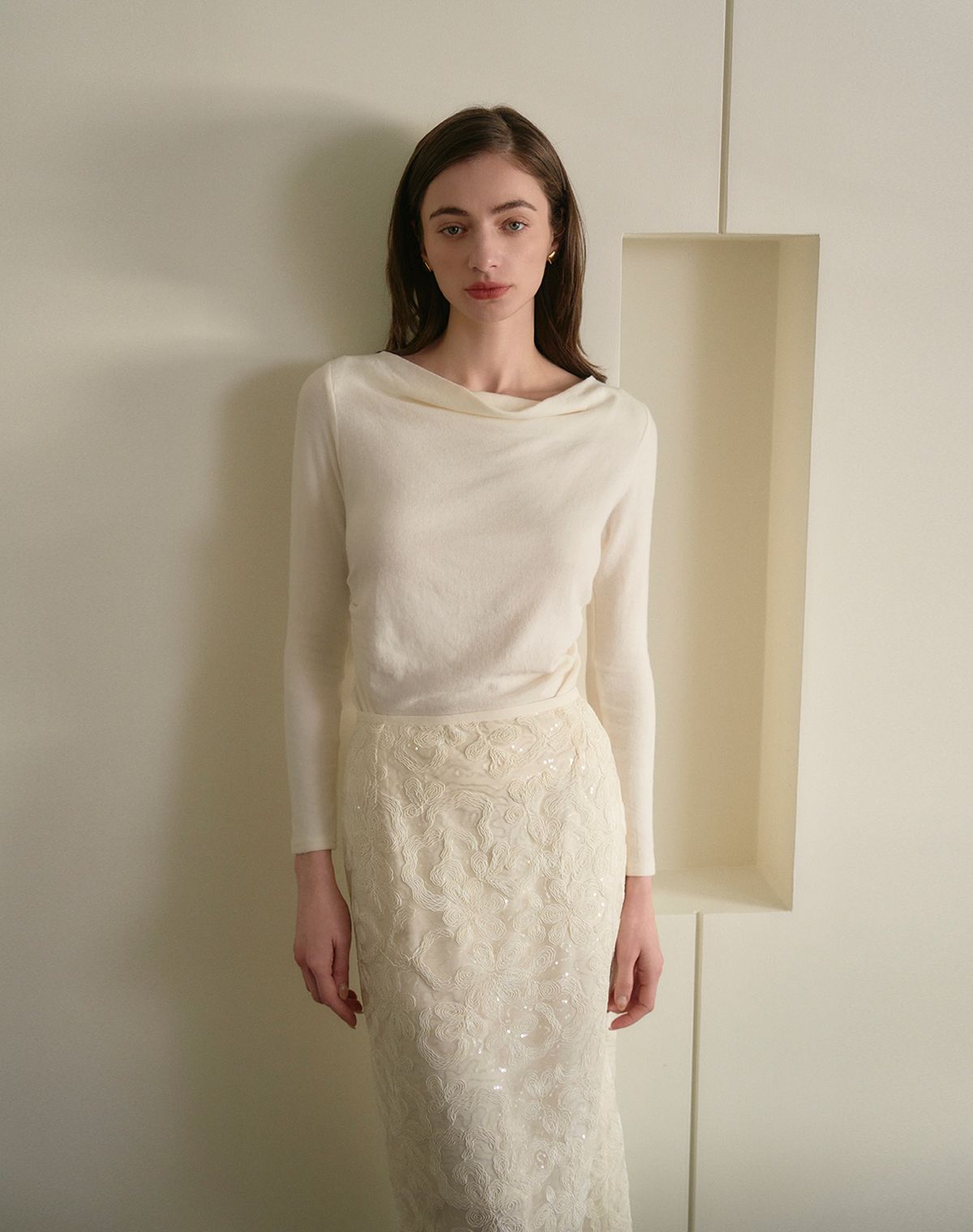 지에마르(GIEMAR) DRAPE SHIRRING TEE IVORY 드레이프 셔링티 아이보리