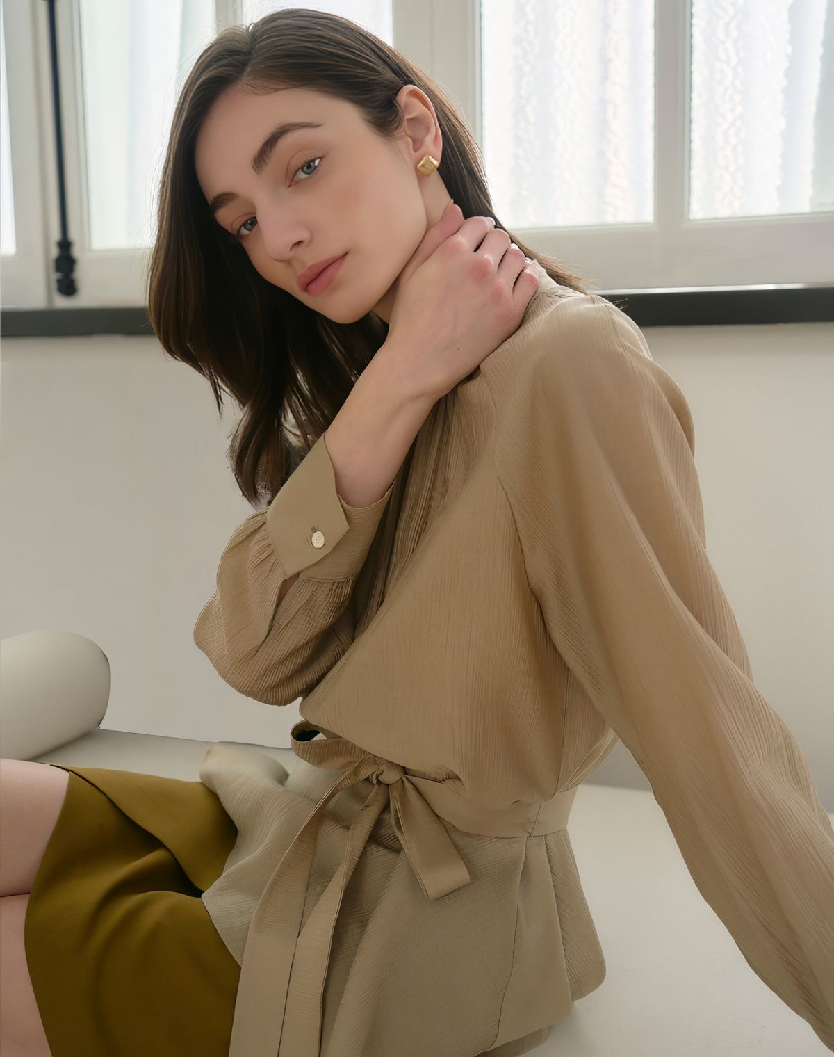 지에마르(GIEMAR) RAGLAN BLOUSE KHAKI 래글런 블라우스 카키