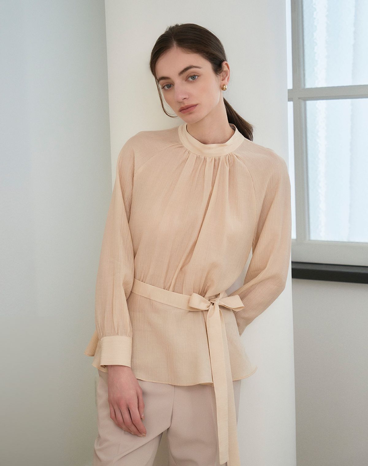 지에마르(GIEMAR) RAGLAN BLOUSE BEIGE 래글런 블라우스 베이지
