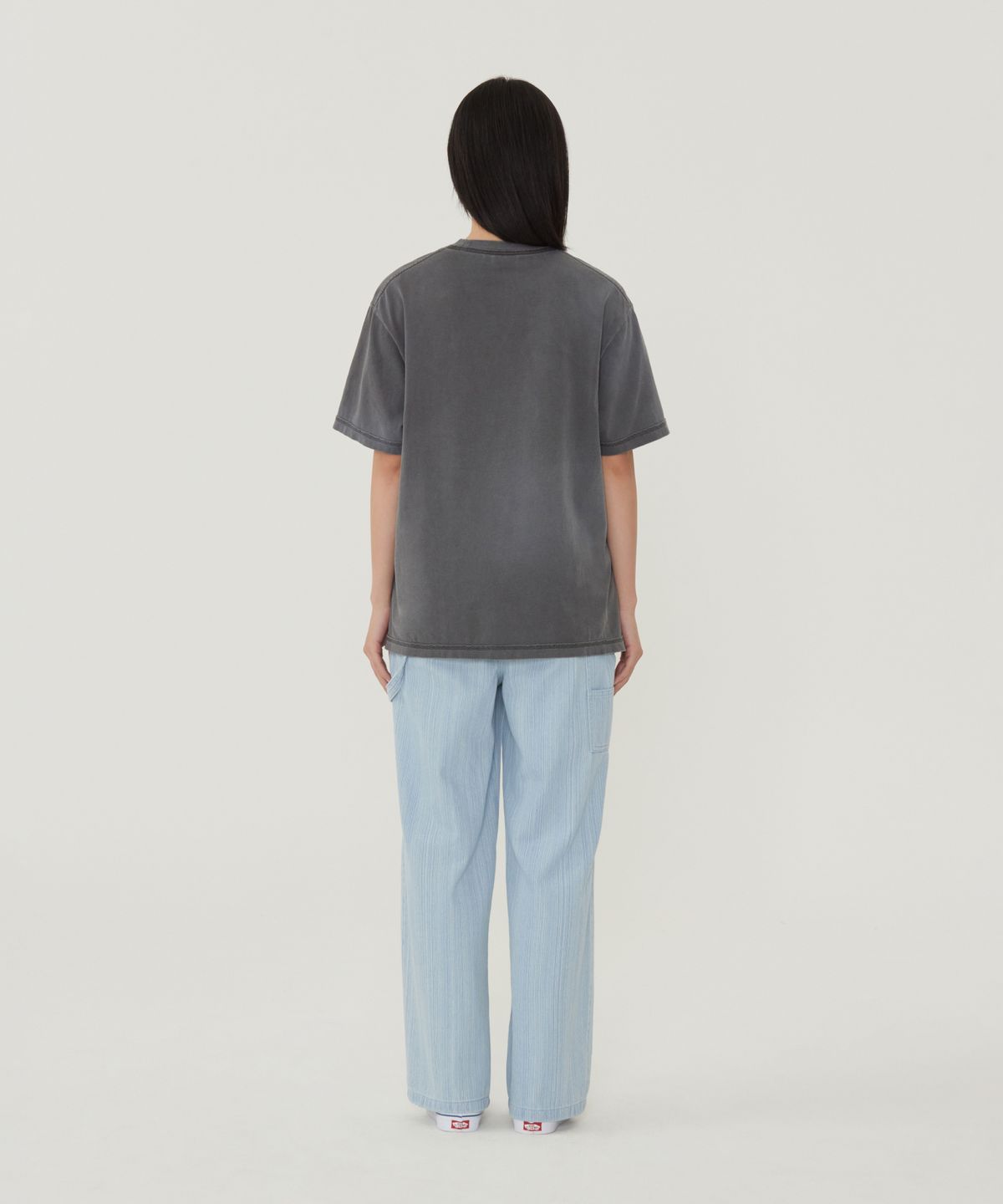 커버낫 우먼(COVERNAT WOMAN) 우먼 오버핏 피그먼트 쿠퍼로고 티셔츠 라이트그레이