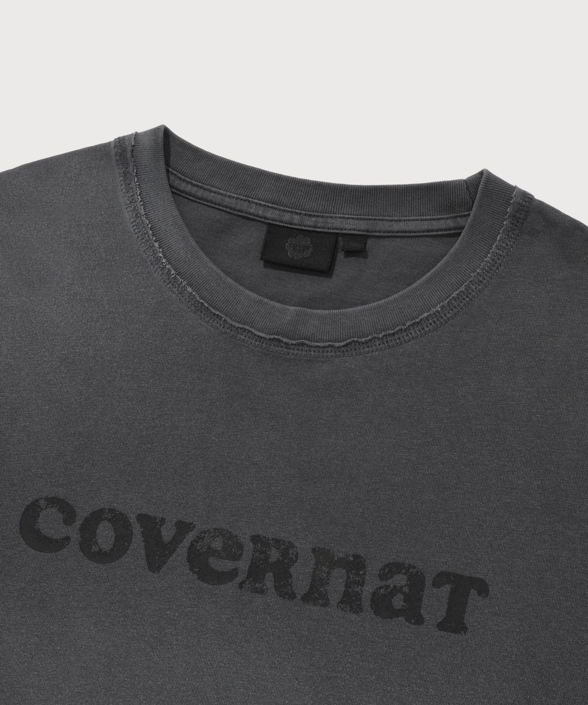 커버낫 우먼(COVERNAT WOMAN) 우먼 오버핏 피그먼트 쿠퍼로고 티셔츠 차콜