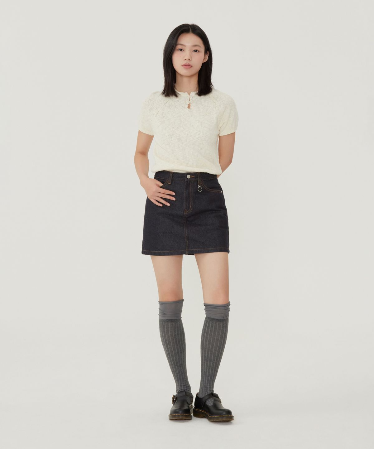 커버낫 우먼(COVERNAT WOMAN) 우먼 부클 라운드 하프 니트 아이보리
