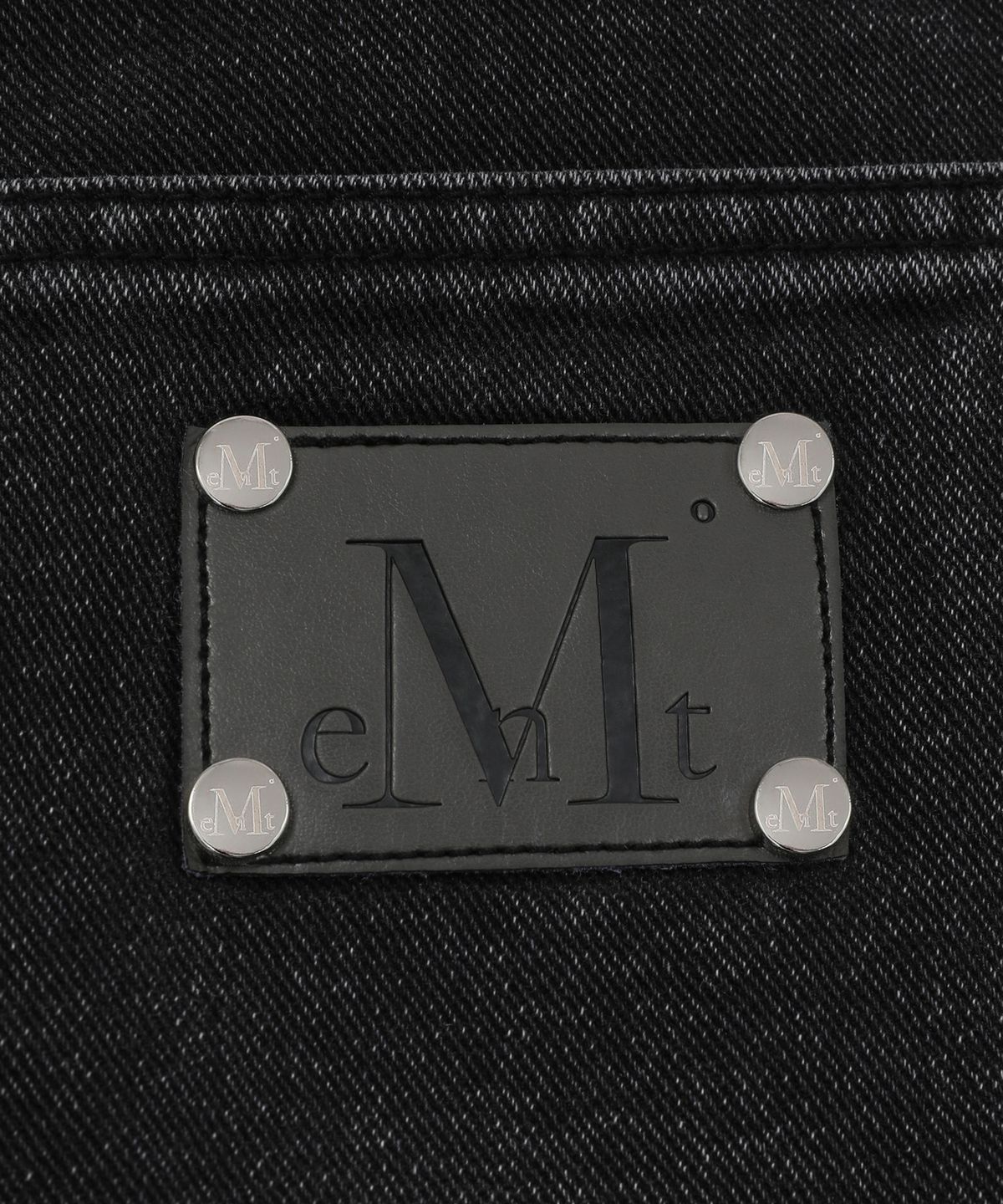 무센트(MUCENT) 프리셋 크로스 레더 패치 더블니 버뮤다 데님 팬츠 남녀공용