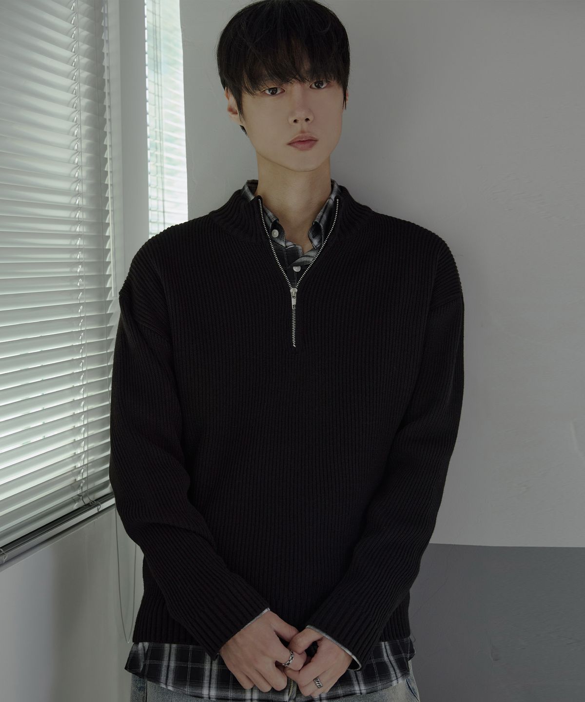 노드유(NODU) 쿼터 하프 집업 골지 니트 [블랙]