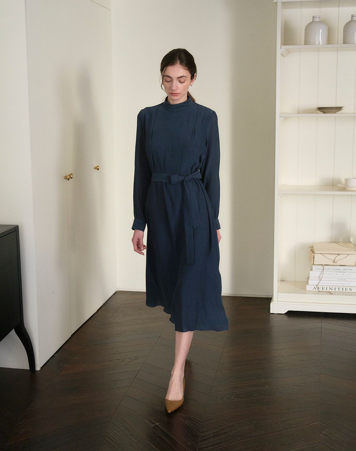 지에마르(GIEMAR) HALF NECK DRESS NAVY 하프 넥 드레스 라이트 네이비