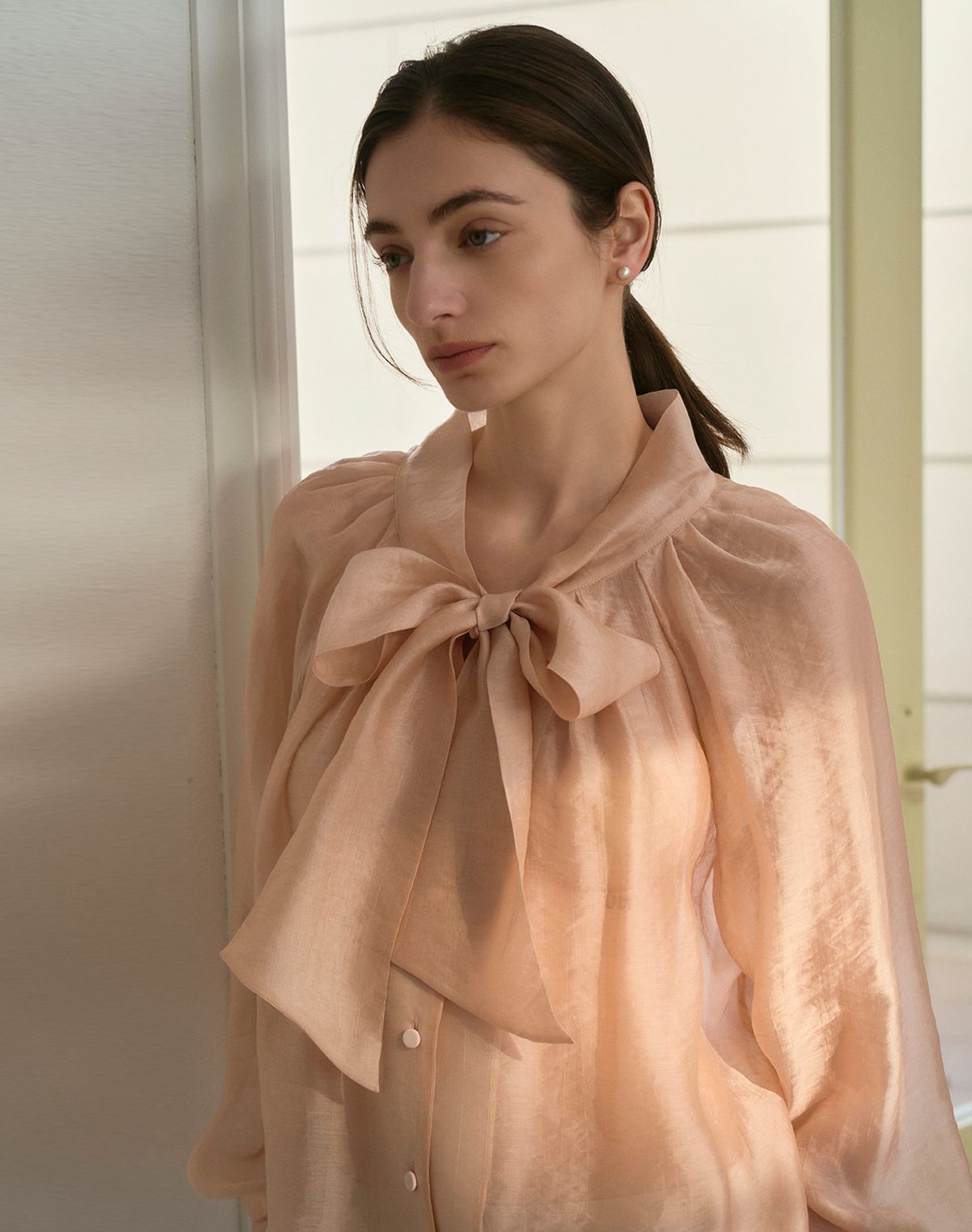 지에마르(GIEMAR) SEE THROUGH TIE BLOUSE PEACH 시스루 타이 블라우스 피치