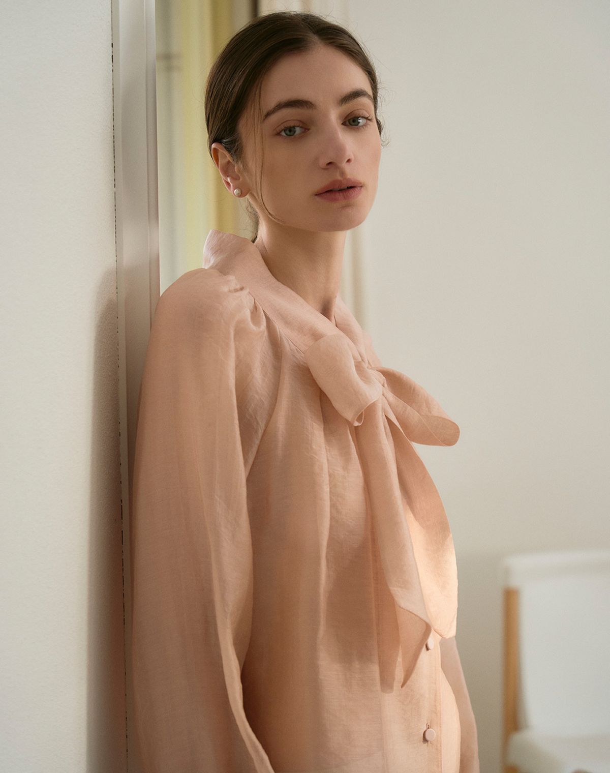 지에마르(GIEMAR) SEE THROUGH TIE BLOUSE PEACH 시스루 타이 블라우스 피치