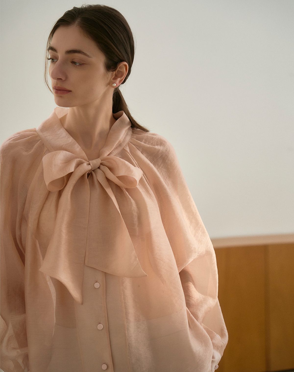 지에마르(GIEMAR) SEE THROUGH TIE BLOUSE PEACH 시스루 타이 블라우스 피치