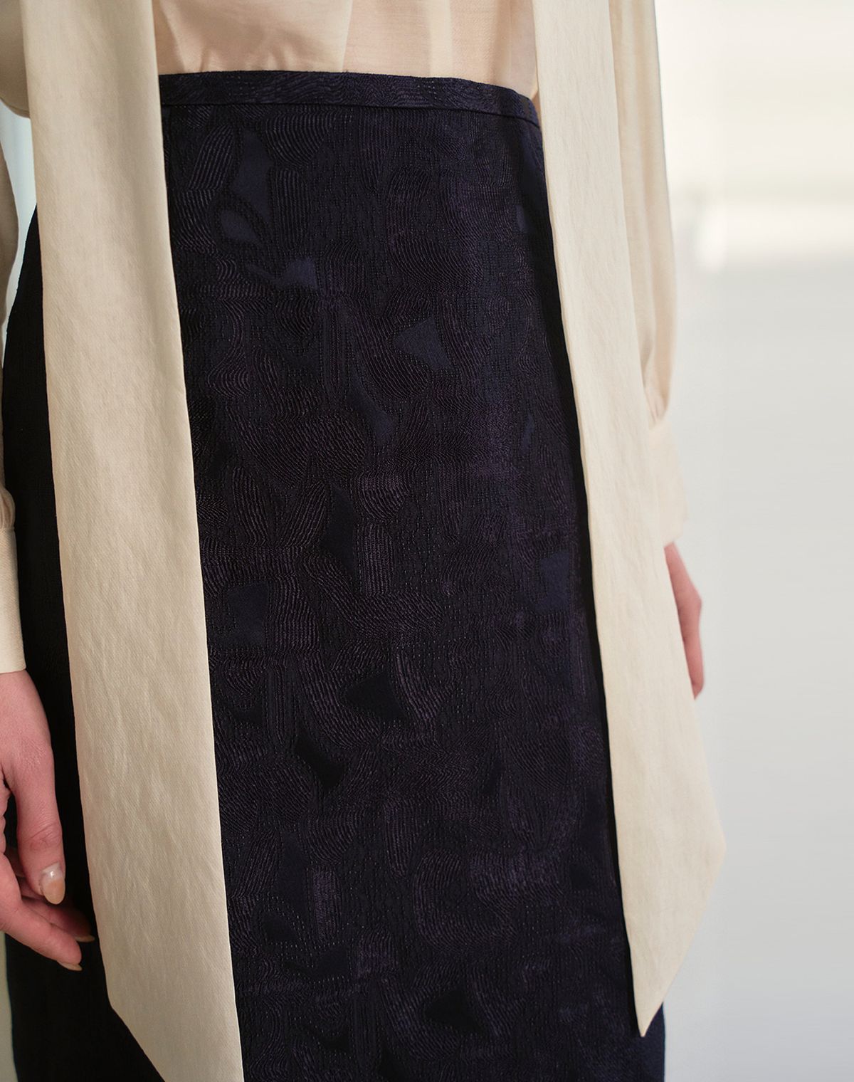 지에마르(GIEMAR) PATTERN SKIRT NAVY 패턴 스커트 네이비