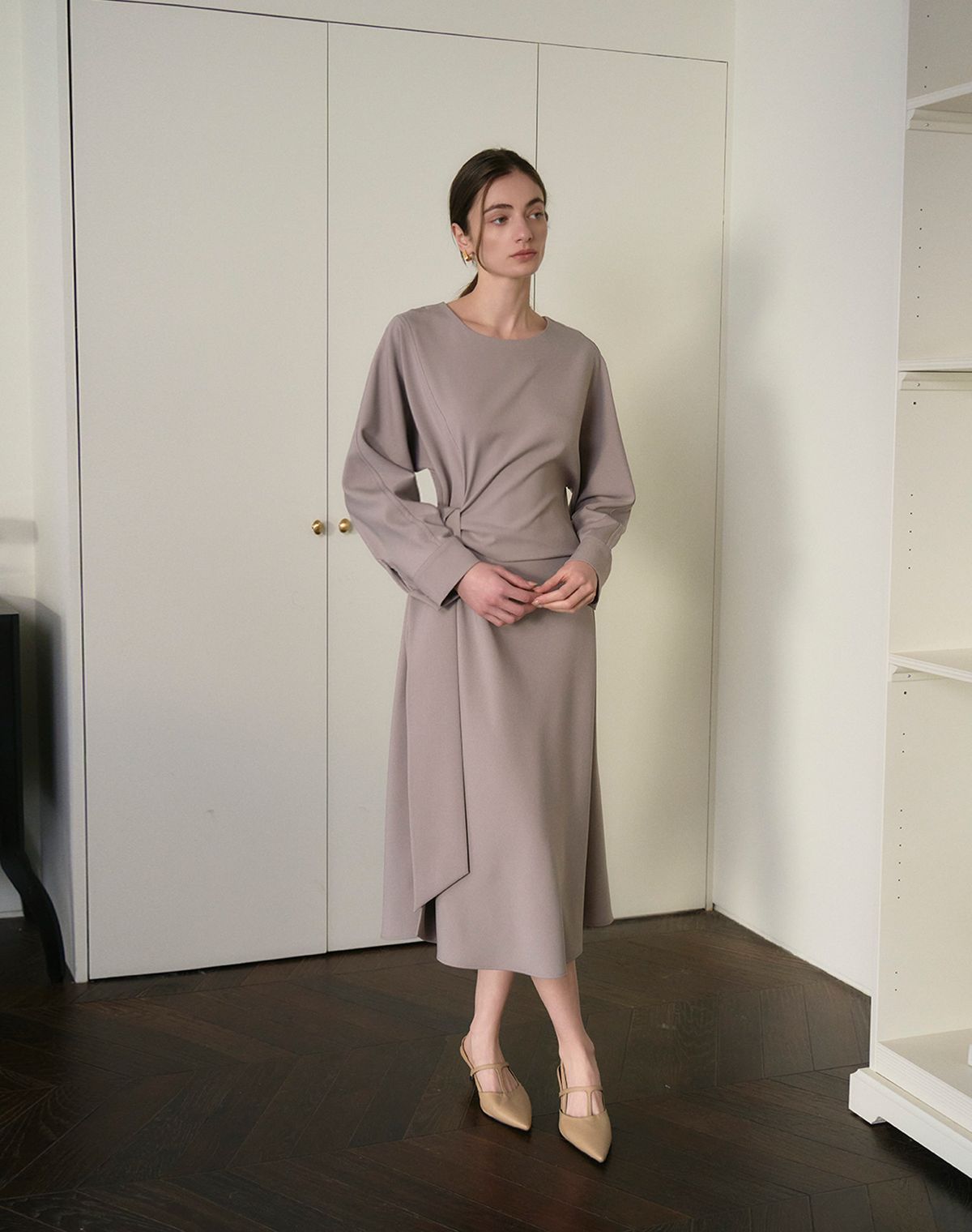 지에마르(GIEMAR) WRAP DRESS GRAY BEIGE 랩 드레스 회베이지