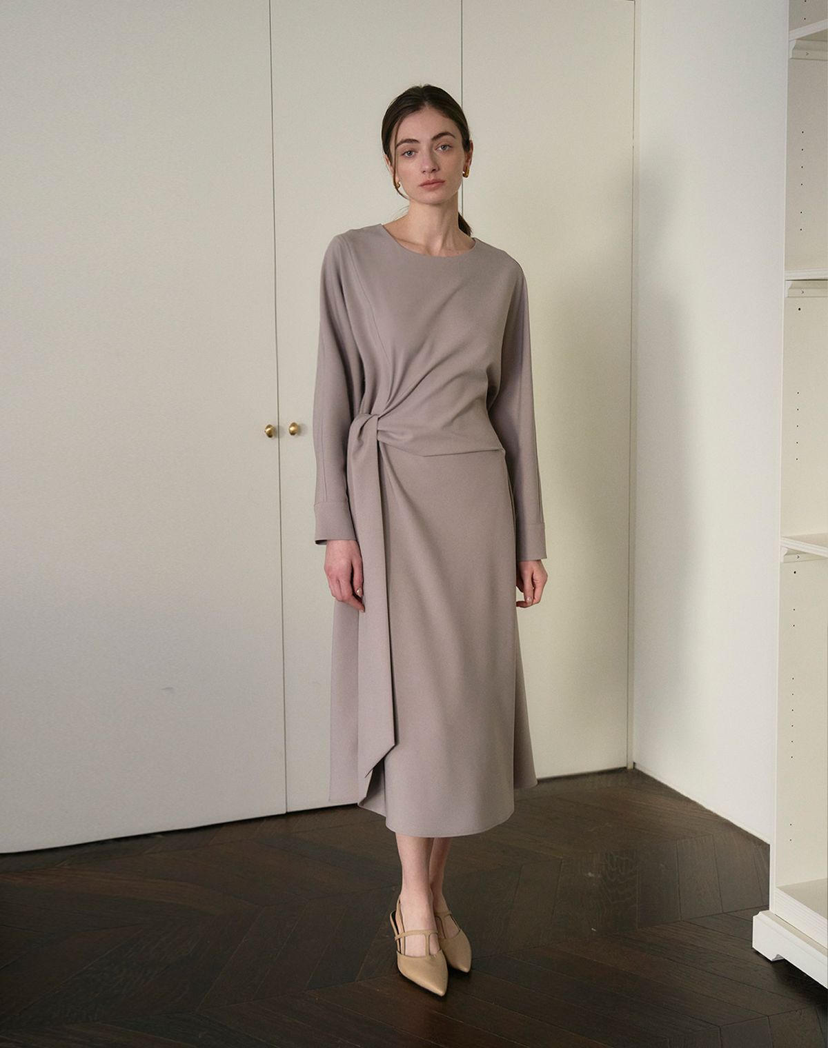 지에마르(GIEMAR) WRAP DRESS GRAY BEIGE 랩 드레스 회베이지