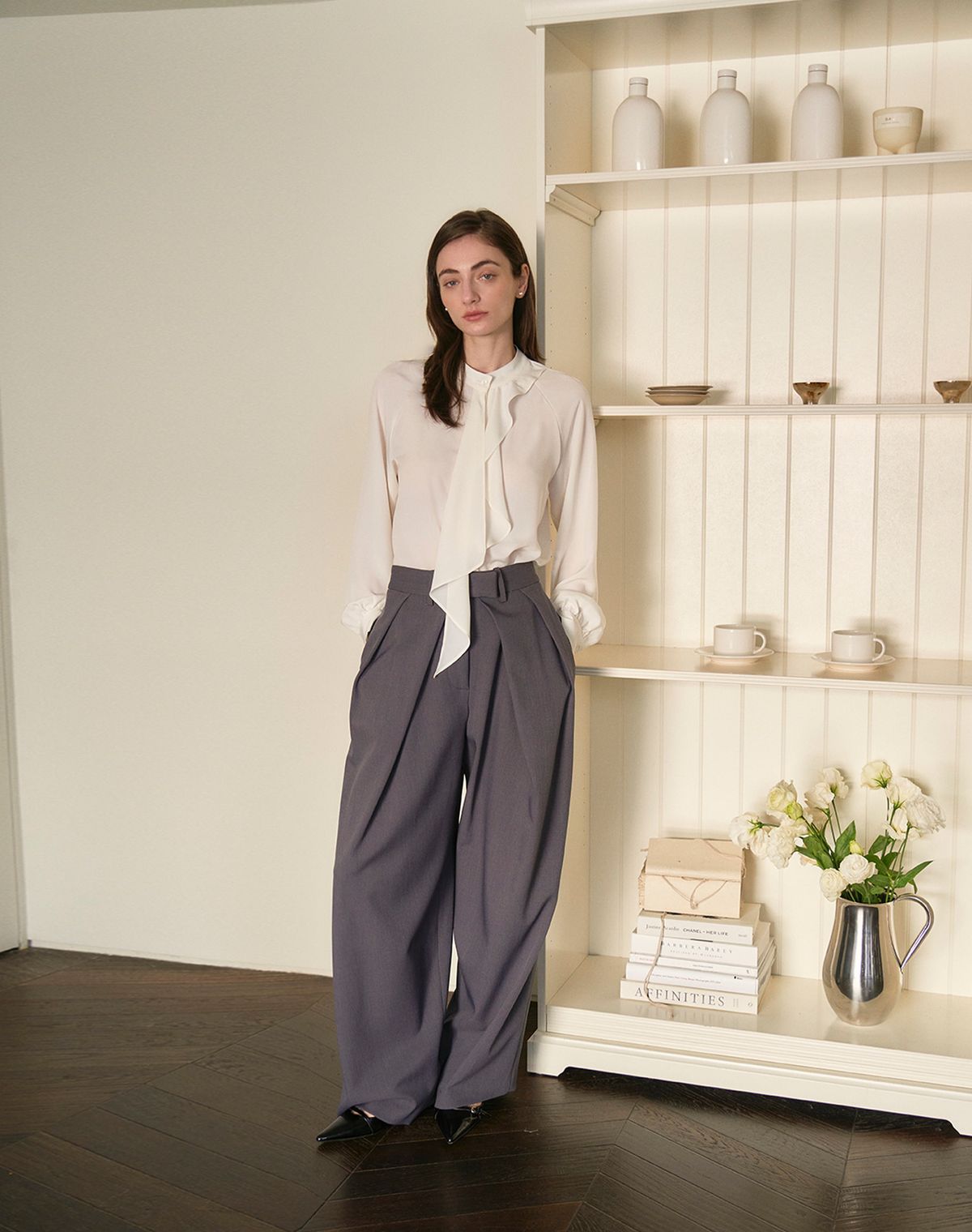 지에마르(GIEMAR) RUFFLE TIE BLOUSE IVORY 러플 타이 블라우스 아이보리